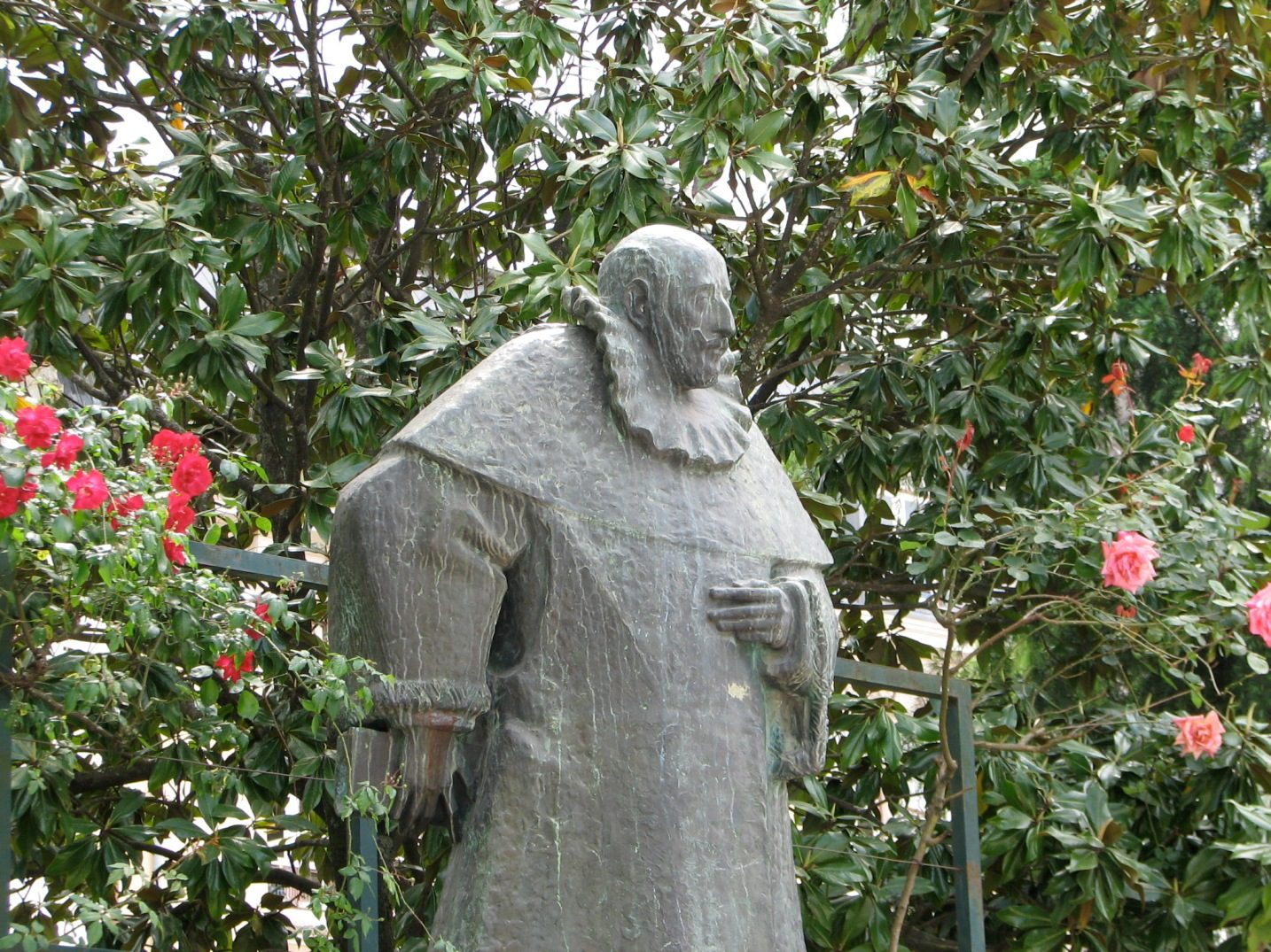 Francisco Sanches' monument, Braga, Portugal - 04.JPG